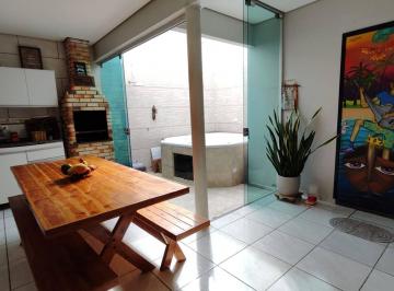 Casa · 110m² · 3 Quartos · 2 Vagas · Casa no Condomínio Rio Claro, região do Jardim Imperial em Cuiabá