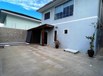 Foto 01 · Casa solta com piscina e área gourmet.