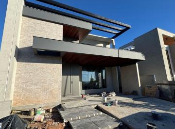 Casa · 301m² · 4 Quartos · 2 Vagas · Casa à Venda no Reserva da Pedra | 4 Suítes | Pedra Branca