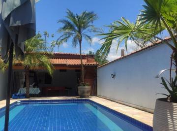 Casa de 3 quartos, Bertioga · Casa com piscina em São Lourenço ao lado da Riviera.
