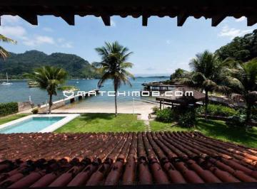 Casa · 450m² · 5 Quartos · 8 Vagas · Casa a venda com praia e quiosque em frente ao mar com pier e poita.