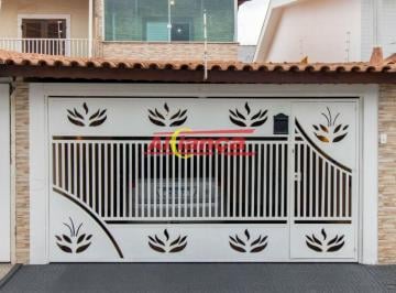 Casa · 125m² · 2 Quartos · 2 Vagas · Sobrado Santa Clara.