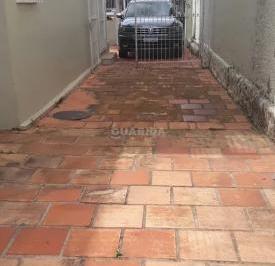 Casa · 175m² · 3 Quartos · 2 Vagas · Casa residencial de 03 dormitórios no bairro Menino Deus.