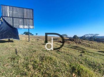 910bb28374e2b52e1ef4575c970530764ca5a35d · Terreno centro Vinhedo, 1032m2, declive
