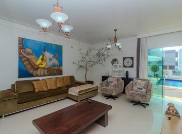 Casa · 230m² · 3 Quartos · 4 Vagas · Casa com 03 dormitórios à venda no bairro Ariribá em Balneário Camboriú.