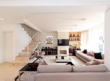Casa · 270m² · 4 Quartos · 4 Vagas · Casa em Condomínio de 270m² - Orleans