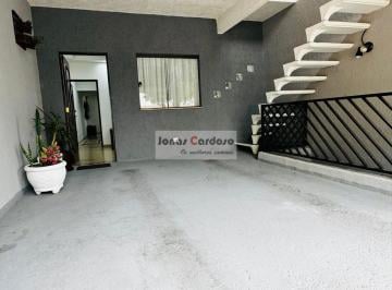Foto 01 · Casa assobradada à venda no Jardim Rubi em Mogi das Cruzes. Com 2 quartos, 1 suíte com closet, sala 