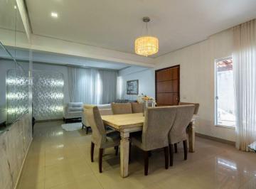 Casa · 200m² · 4 Quartos · 5 Vagas · CASA EM ARNIQUEIRA DE 200M² COM 4 QUARTOS, SUÍTE MASTER, ÓTIMA LOCALIZAÇÃO