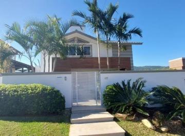 Casa · 350m² · 3 Quartos · 2 Vagas · Casa Alto Padrão em Florianópolis - 2 suítes + 1 dormitório