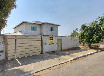 a673f4eedc45a13a8531981298c0dc3b94037101 · Sobrado com 5 quartos (4 suítes) à venda, 316 m² por R$ 590.000 - Centro - Hidrolândia/GO