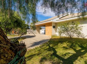 Casa · 1028m² · 4 Quartos · 8 Vagas · Casa com  4 suítes 280m² AC/ Condomínio Haras Pindorama Cabreúva-SP