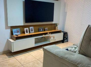 25e1b46f3bee7cfcb67a4ac023c8dadbdce4b9af · Casa grande de esquina, com ampla garagem
