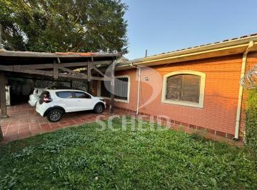 Casa · 204m² · 3 Quartos · 2 Vagas · CASA TÉRREA A VENDA EM TERRENO DECLIVE - 3 DORMS - 1 SUÍTES - 2 VAGAS