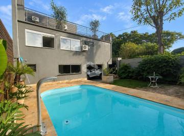 Casa · 246m² · 4 Quartos · 2 Vagas · RESIDÊNCIA DE ESQUINA - CONFORTO E PRIVACIDADE