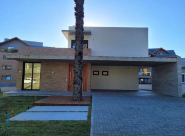 965490.jpg · Casa em Condomínio - Bairro Centro