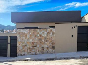 FACHADA · Casas Padrão em Poços de Caldas