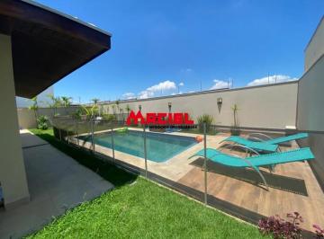 Casa · 300m² · 4 Quartos · 2 Vagas · LINDA CASA NO CONDOMINIO JAGUARY