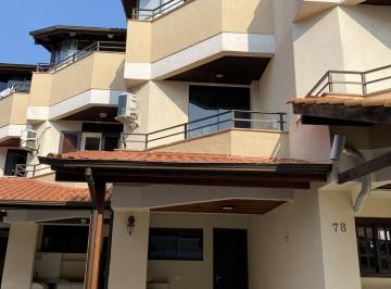 Casa · 160m² · 4 Quartos · 2 Vagas · Sobrado triplex a venda todo mobiliado com 04 Suítes na Cachoeira do Bom Jesus em Florianópolis-SC