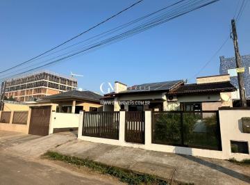 Casa · 108m² · 2 Quartos · 2 Vagas · Casa com 2 dorm e piscina, no centro do Passo de Torres/SC