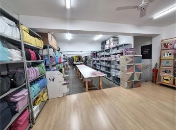 Comercial de 4 quartos, São Paulo · Prédio inteiro à venda com 748 m² 10 banheiros, 4 vagas 4 salas.