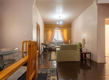 Casa de 3 quartos, São Paulo · Sobrado à venda com 265 m² 3 quartos 3 banheiros 5 vagas na Vila Madalena.