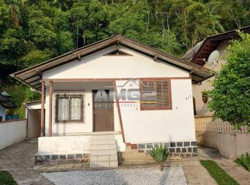 Casa · 300m² · 3 Quartos · 2 Vagas · Casa com 3 dormitórios na Primeiro de Maio em Brusque. Confira!