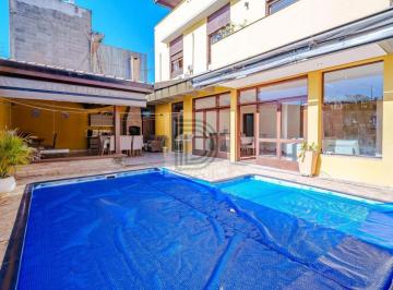 Casa · 350m² · 4 Quartos · 3 Vagas · Residência à venda com 4 suítes, piscina, 350 m²