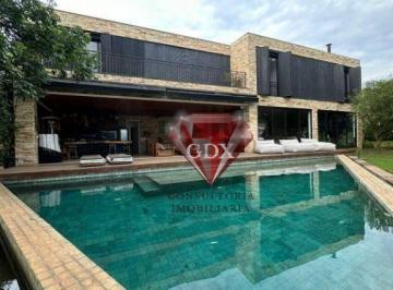 243570060c455cd40f5c054de2a85a76046158d4 · Casa na Fazenda Boa Vista