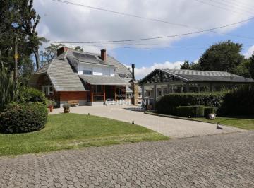 Casa · 540m² · 3 Vagas · LINDA RESIDÊNCIA DE 4 DORMITÓRIOS