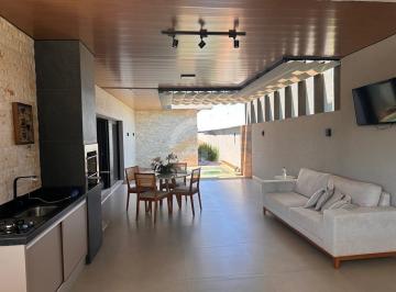 Casa · 195m² · 4 Quartos · 4 Vagas · Casa térrea em condomínio, Jardins Nápoles