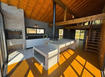 Foto 01 · CASA à venda em condomínio fechado - VILLAGE DA MONTANHA - RANCHO QUEIMADO/SC