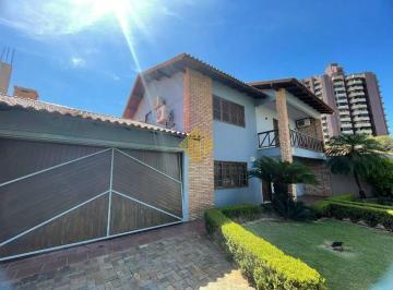 Casa · 280m² · 4 Quartos · 3 Vagas · Sobrado à venda, 3 quartos, 1 suíte, com piscina, Centro - Toledo/PR