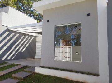 Casa · 93m² · 2 Quartos · 2 Vagas · Imóvel com 03 quartos, em bairro tranquilo de excelente localização.