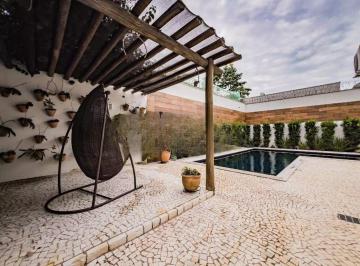Casa · 365m² · 3 Quartos · 5 Vagas · Sobrado com 3 quartos à venda, bairro Morada da Colina - Uberlândia/MG