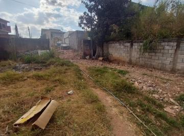 Terreno de 2 quartos, Vicente Pires · Lote 310m² com Nascente e Construções na Colônia Agrícola Samambaia