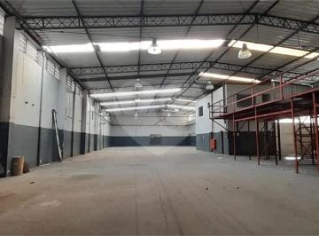 Comercial · 3200m² · 5 Vagas · Galpão à venda em Centro - SP