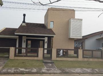 Casa · 210m² · 3 Quartos · 2 Vagas · Casa Padrão Itapirubá - Imbituba/SC