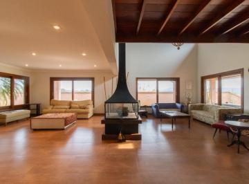2.jpeg · Casa no condomínio Condomínio Reserva Ibirapitanga para venda com 7 quartos, sendo 7 suítes, 958m²