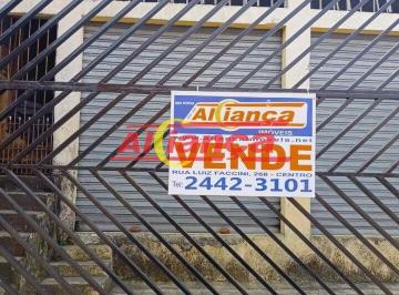 Comercial · 300m² · Salão Comercial com duas casas nos fundos