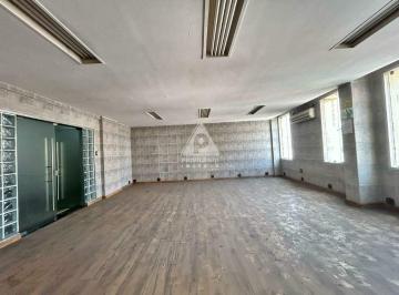 Comercial · 56m² · Sala comercial com 56 m2 na praça pio X