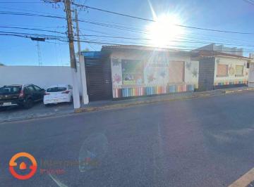 Casa · 518m² · 3 Vagas · Imóvel Comercial à venda com 930 m² de área de terreno e 518 m² de área construída.