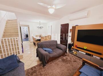 Casa · 180m² · 3 Quartos · 2 Vagas · Sobrado com 3 quartos, 2 banheiros, 2 vagas no Campo Grande