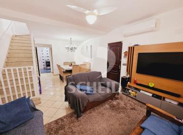 Casa · 180m² · 3 Quartos · 2 Vagas · Sobrado com 3 quartos, 2 banheiros, 2 vagas no Campo Grande