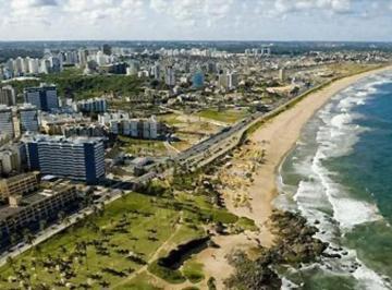 Apartamento de 3 quartos, Salvador · Armação 3/4 A 250 m Da orla.(02) Garagens.98 M².Elevadores.Nascente.Excelente!