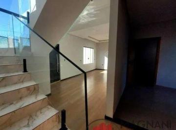 Casa · 170m² · 3 Quartos · 2 Vagas · Sobrado Novo no Residencial Arezzo em Maringá.