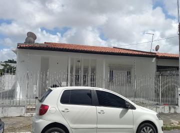Casa de 7 quartos, Aracaju · Vendo no Grageru. Excelente casa de esquina. Vitrine ideal para clínicas