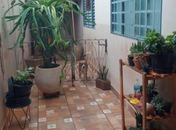 Casa · 100m² · 2 Quartos · 4 Vagas · Casa Mista com Salão Comercial