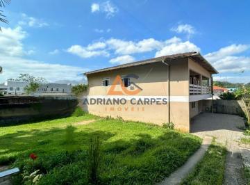 Casa · 200m² · 5 Quartos · 4 Vagas · Casa ampla com 5 dormitórios, sendo 1 suíte, em Gaspar no bairro Coloninha - Santa Catarina Adriano