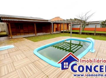 Casa de 2 quartos, Imbé · C153 - Excelente residência a 150 metros do mar localizada em Mariluz