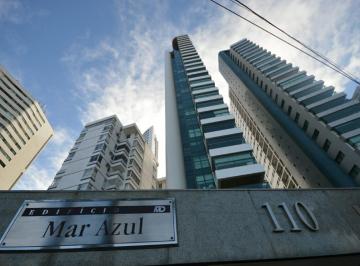 Apartamento de 4 quartos, Recife · Apartamento andar alto  com 4 suítes e 4 vagas na Av. Boa Viagem para aluguel